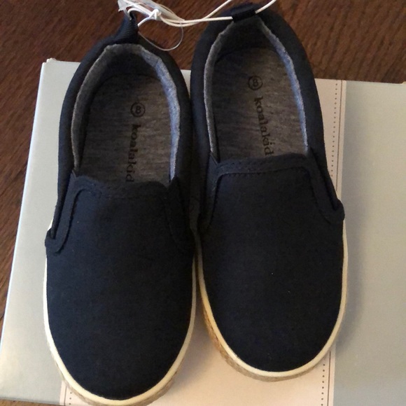 NWT Boys Shoes - Picture 2 of 4